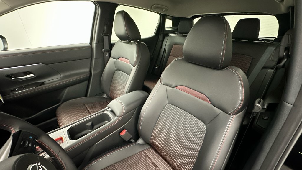 2025 Nissan Kicks SR photo 7