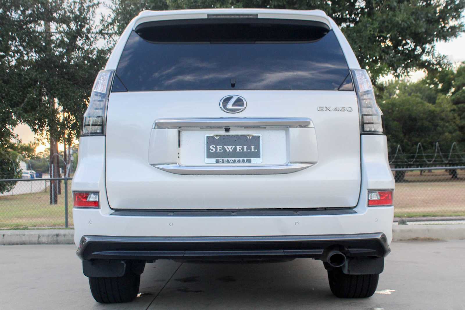 2023 Lexus GX Premium photo 4