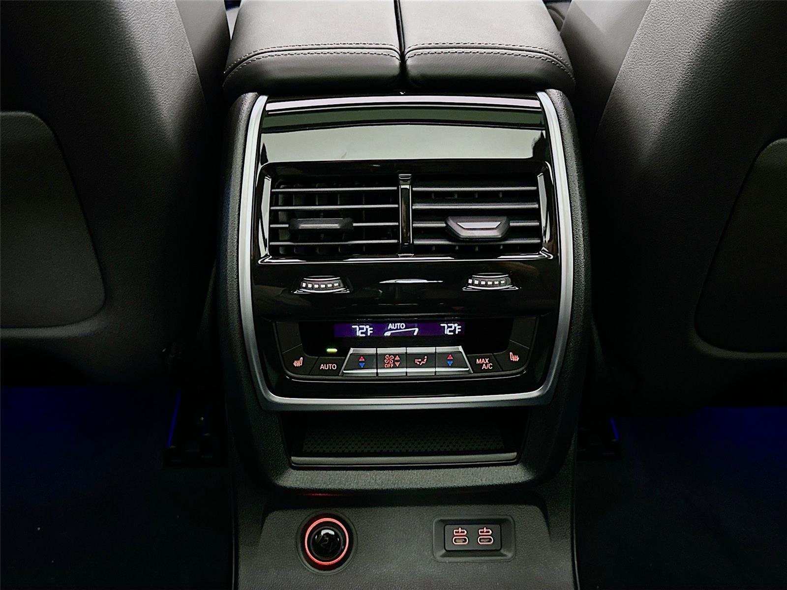 2026 Bmw X7 M60i photo 26