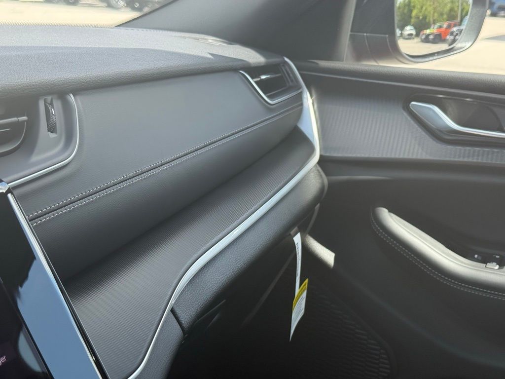 2025 Jeep Grand Cherokee Laredo X photo 15