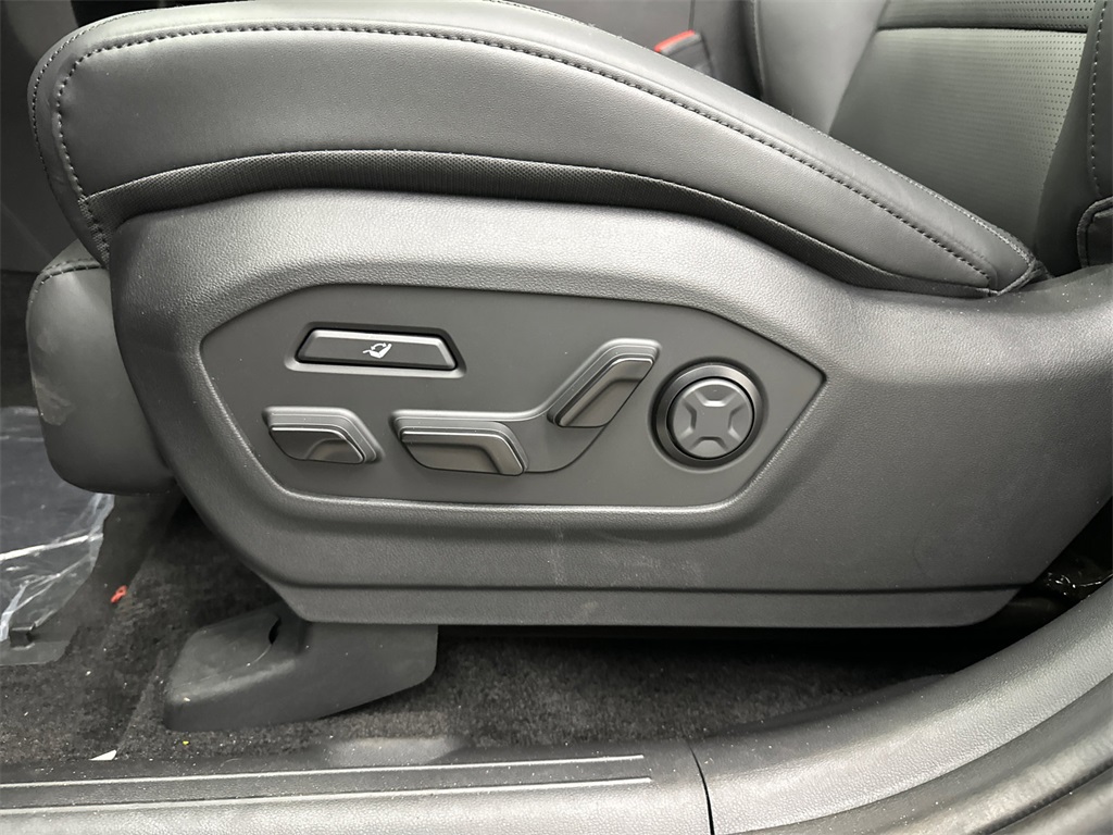 2026 Hyundai Santa Fe Calligraphy photo 9