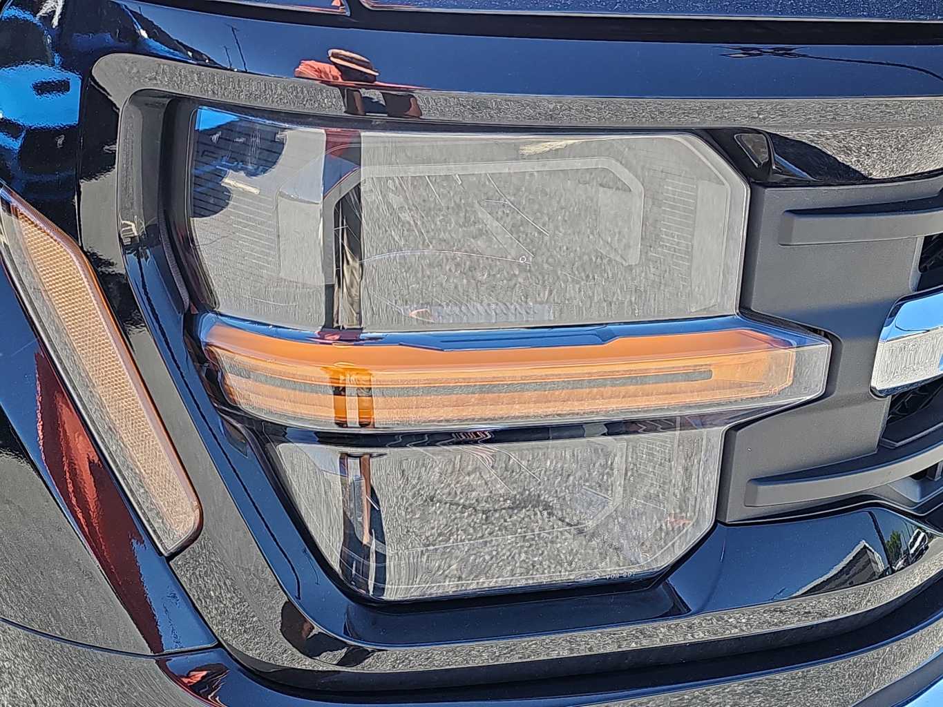 2025 Ford F-150 XLT photo 3