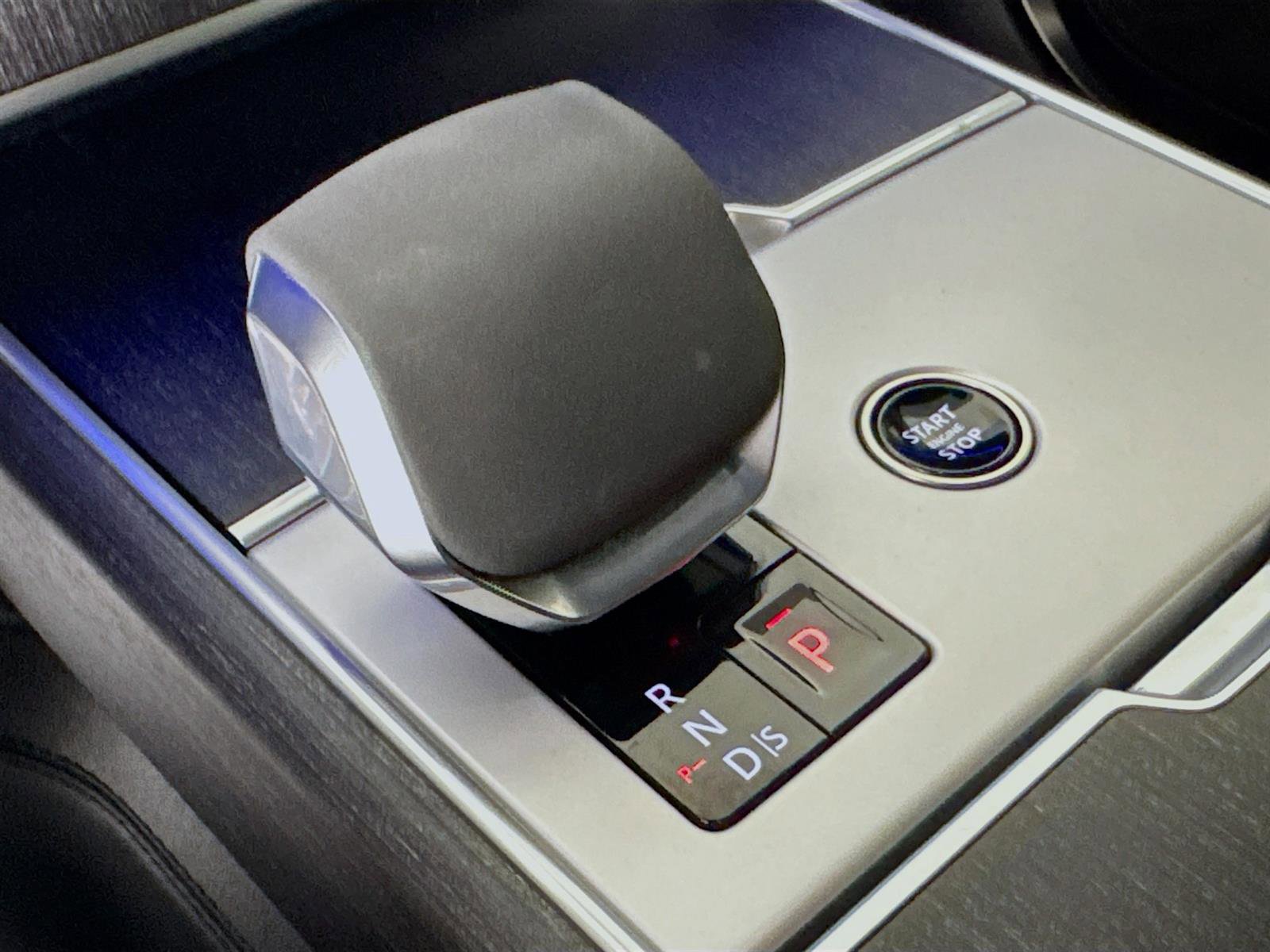 2024 Land Rover Range Rover Autobiography photo 13