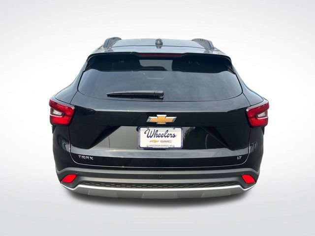 2025 Chevrolet Trax LT photo 3