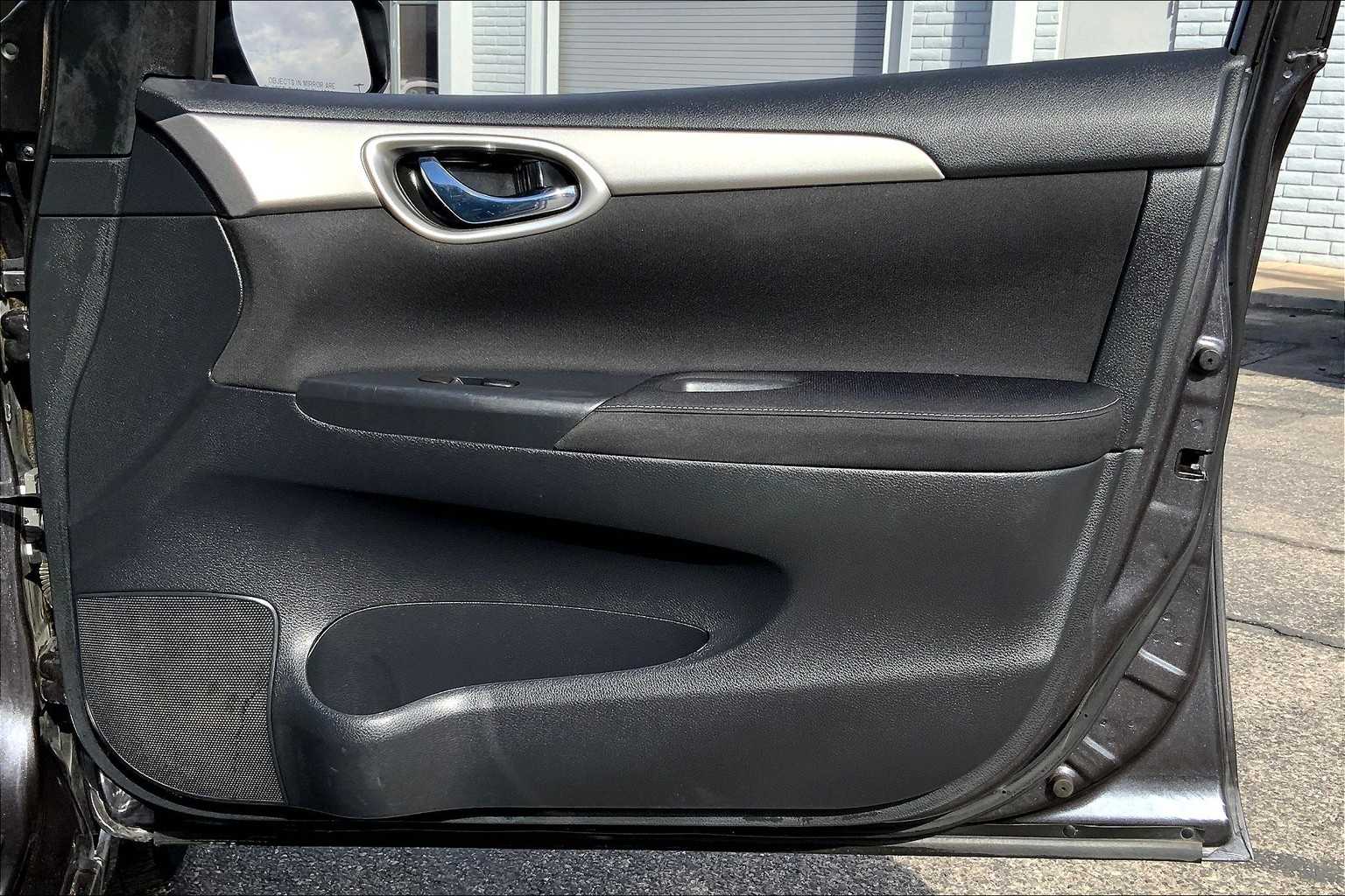 2015 Nissan Sentra SV photo 20