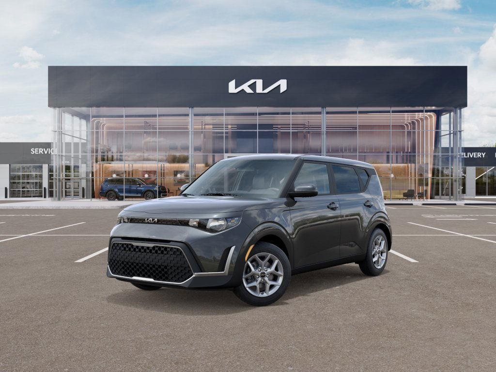 2025 Kia Soul LX's photo
