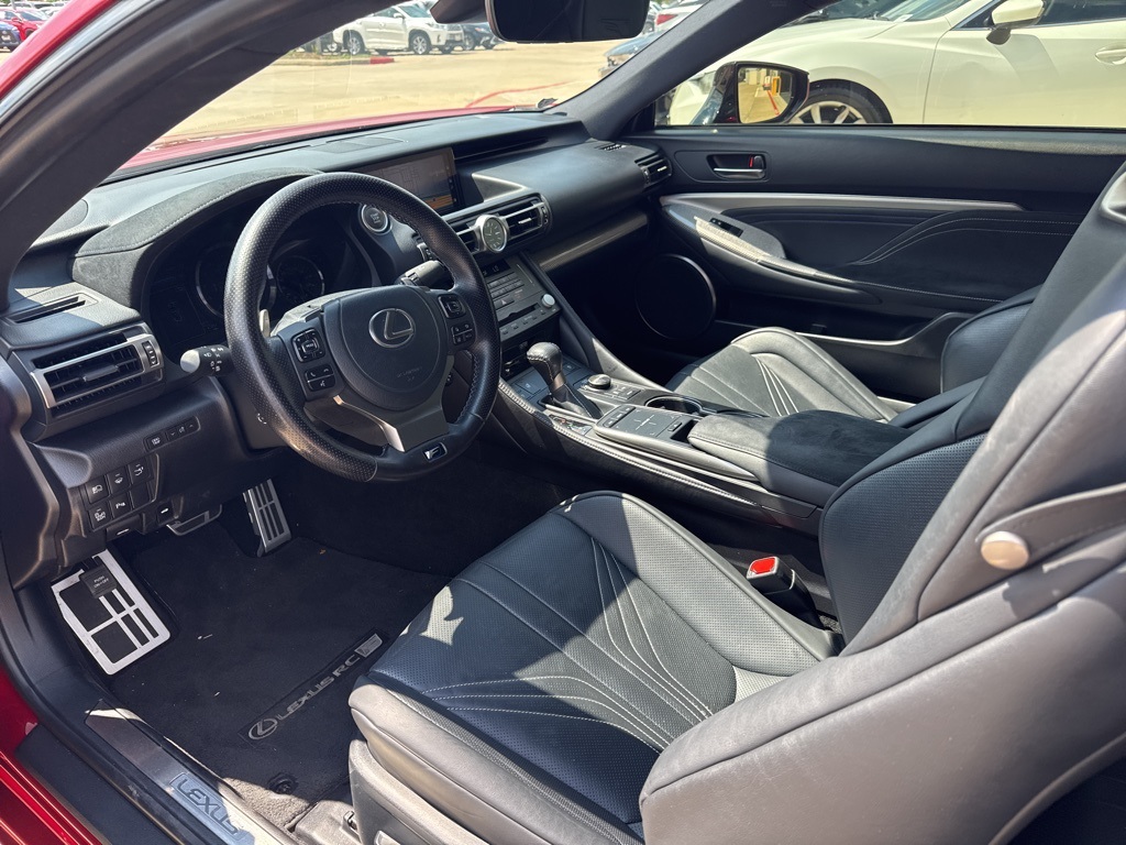 2022 Lexus RC F photo 2