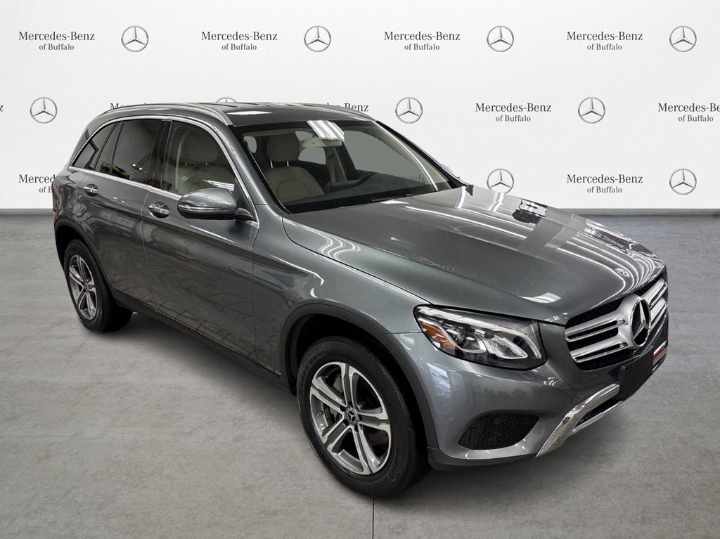 2018 Mercedes Benz GLC 300 4MATIC photo 2