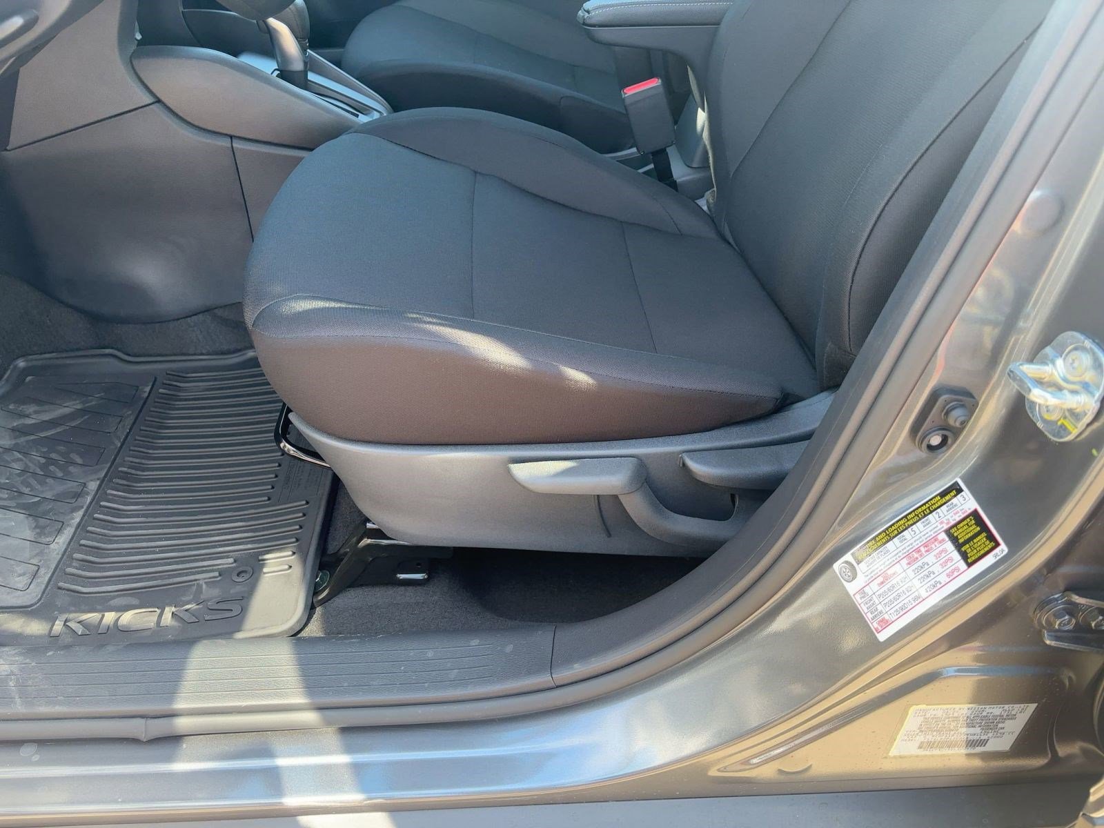 2025 Nissan Kicks Play S photo 14