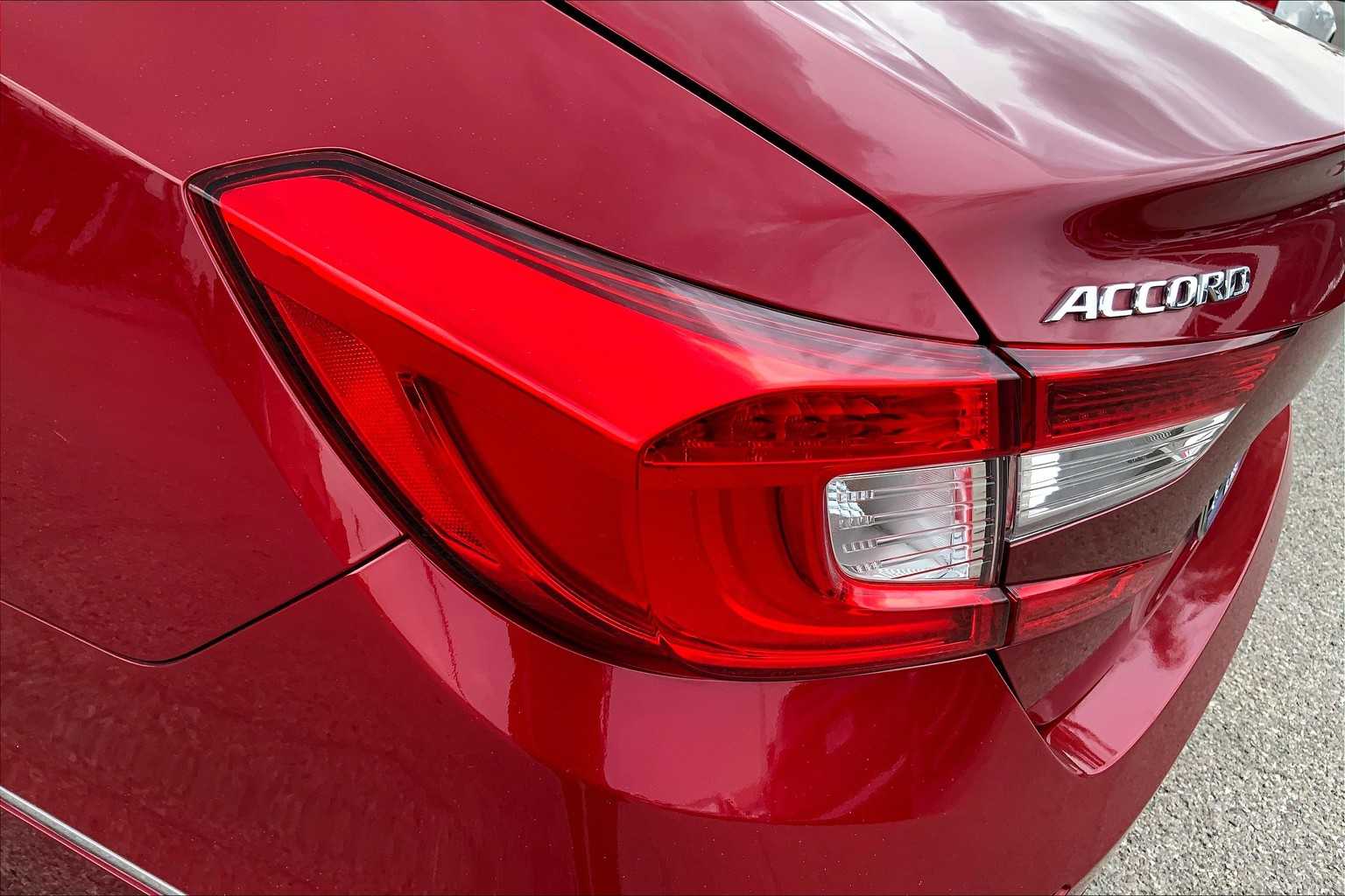 2022 Honda Accord Touring photo 27