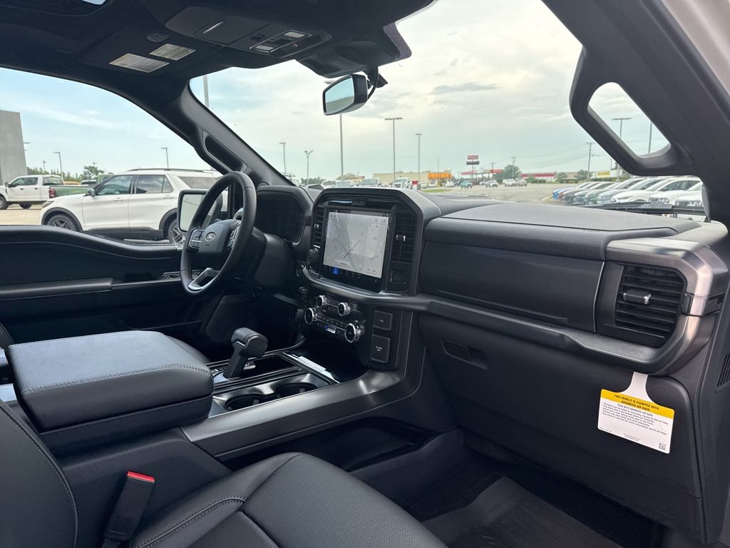 2025 Ford F-150 Lariat photo 20