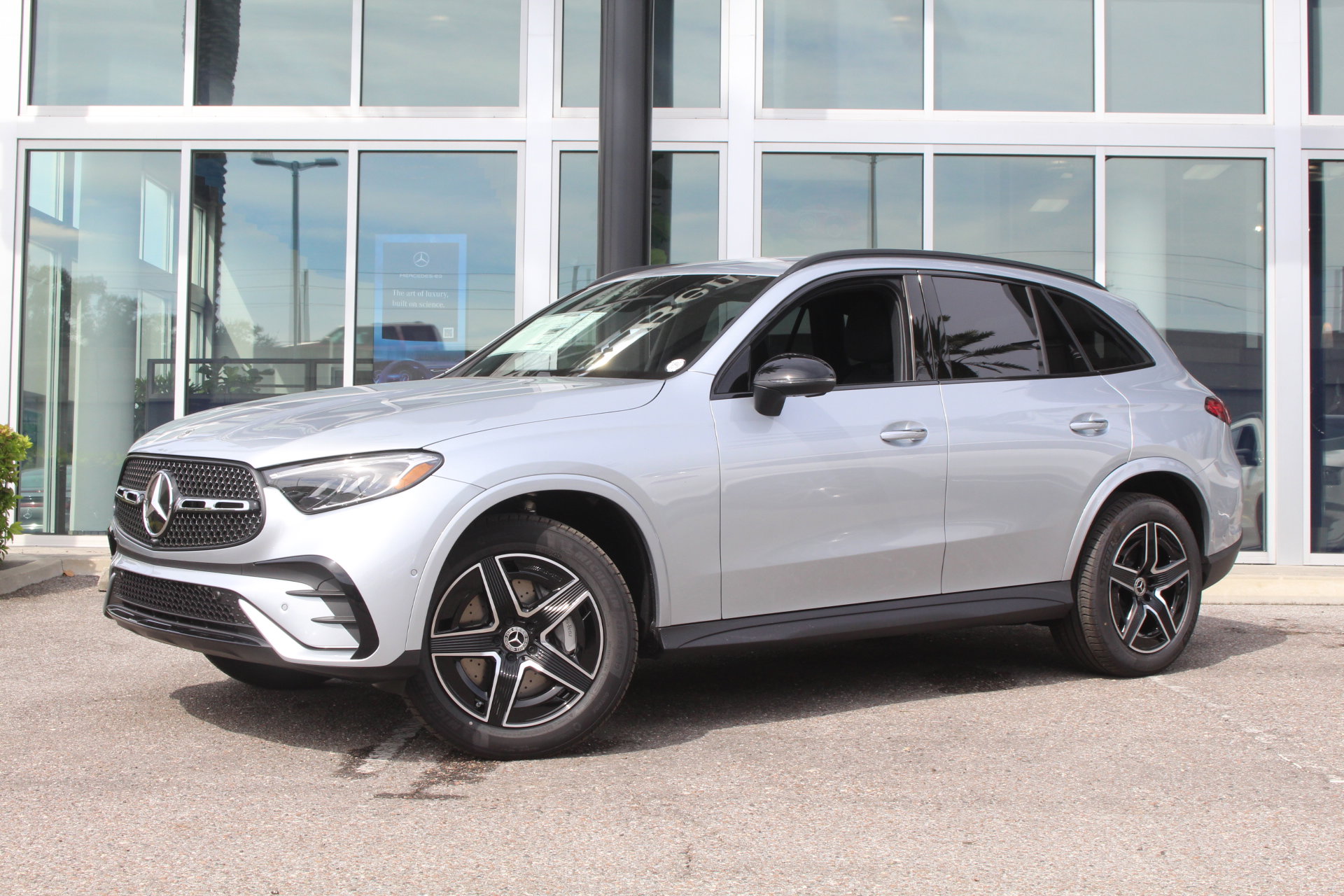 2026 Mercedes Benz GLC 300 photo 2