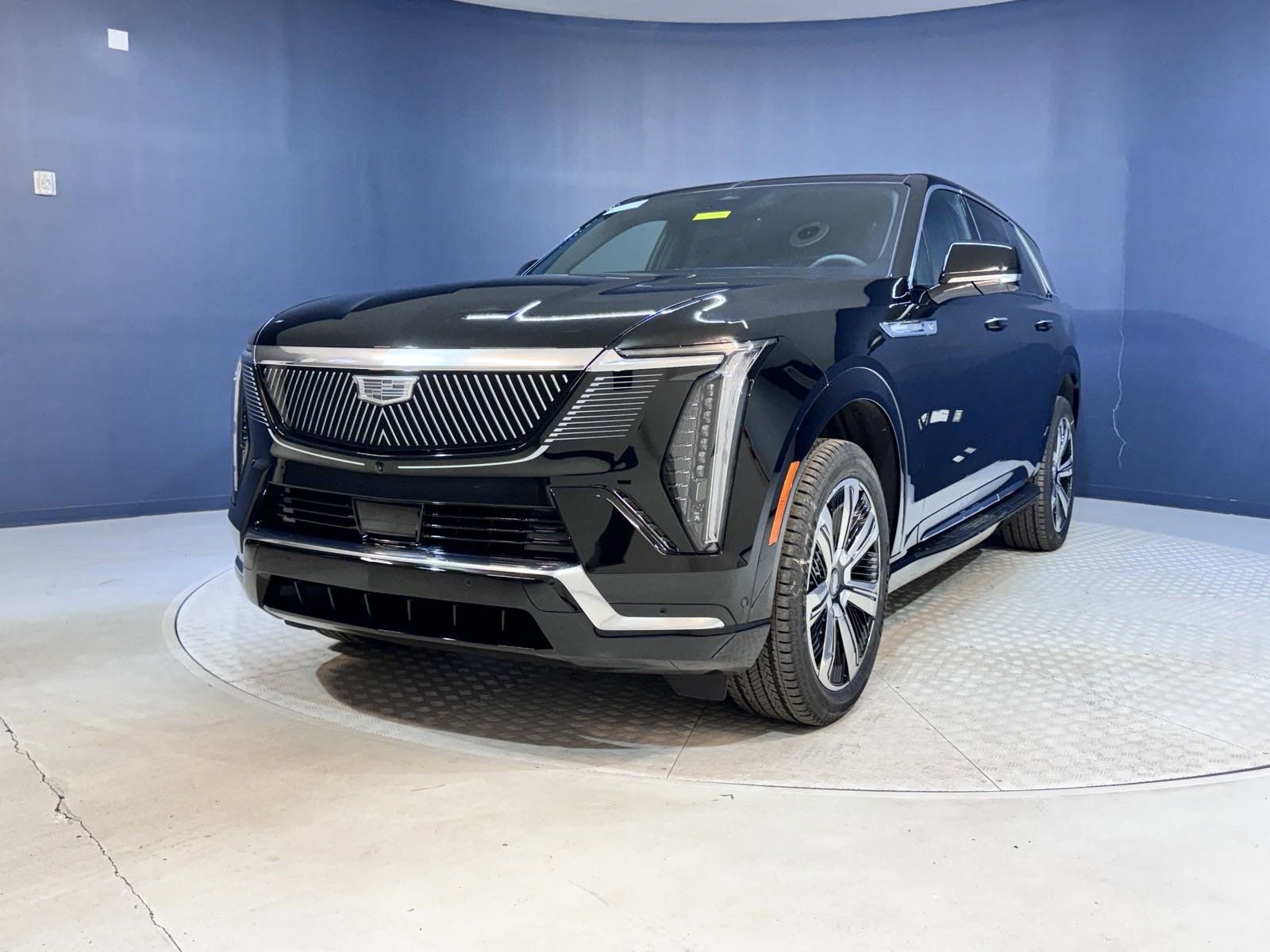 2025 Cadillac Escalade IQ Luxury photo 2