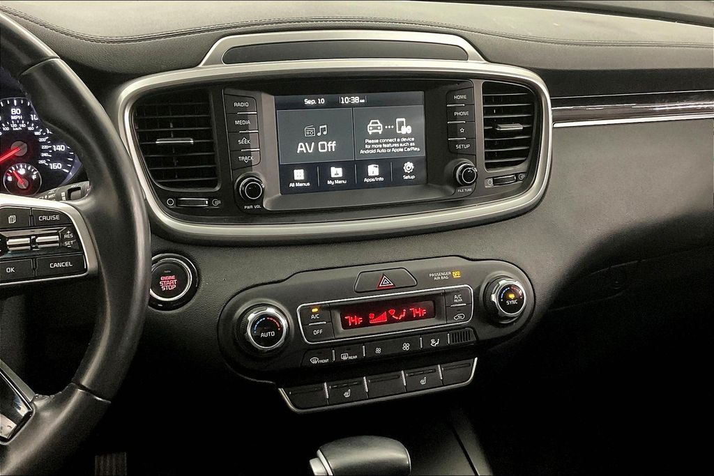 2020 Kia Sorento S photo 7