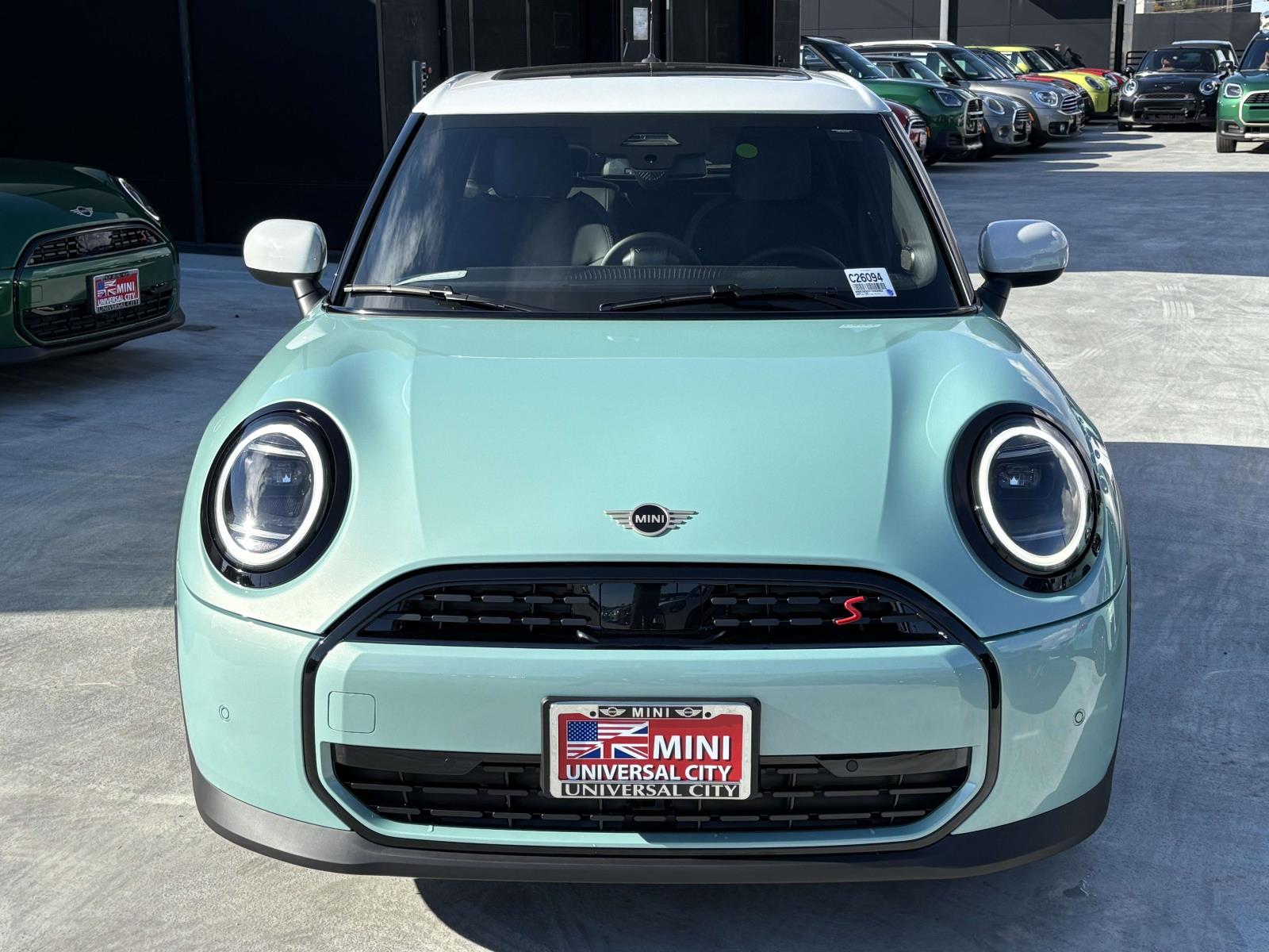 2026 Mini Cooper 4 Door Hardtop Signature photo 2