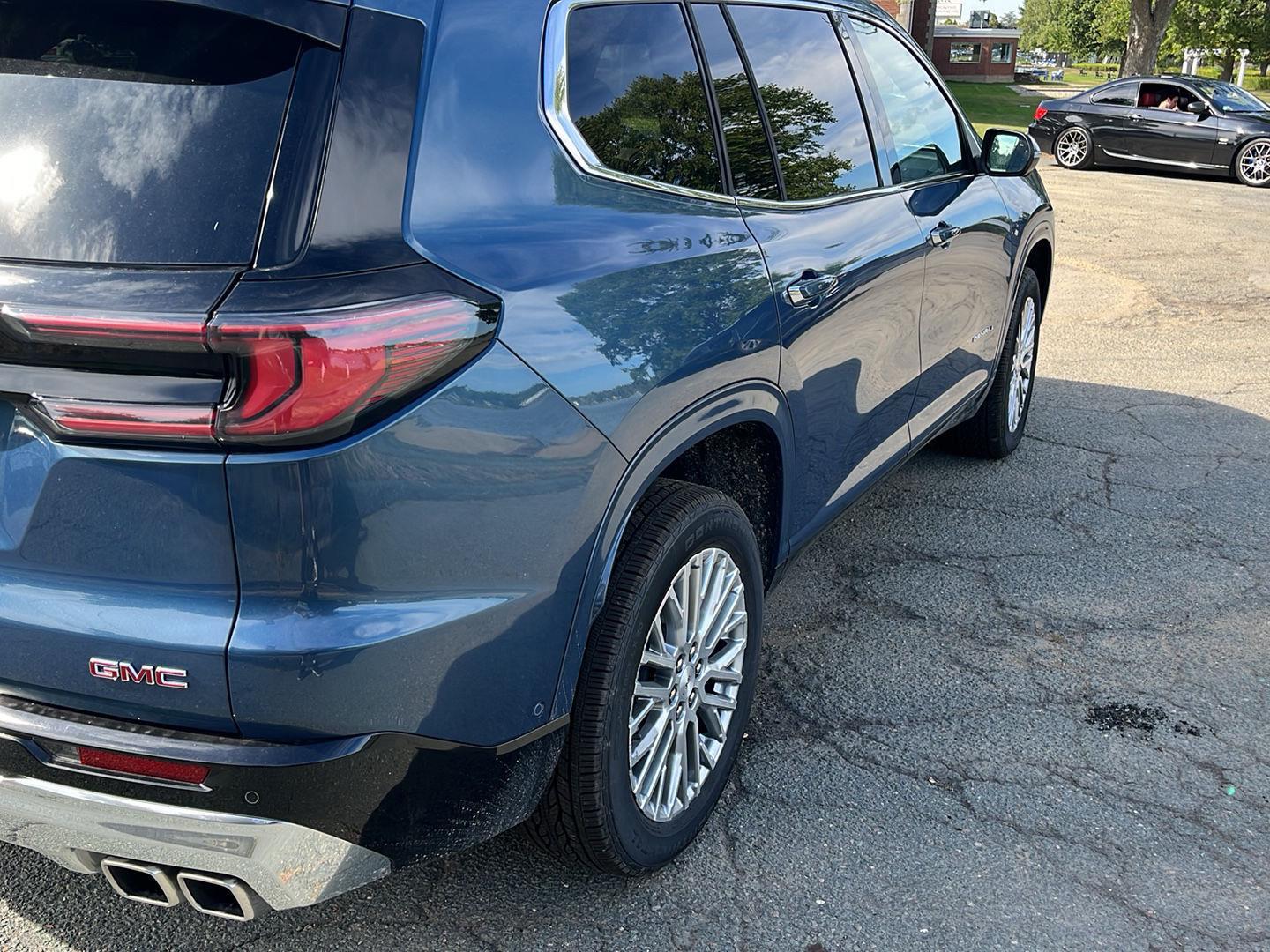 2026 Gmc Acadia Denali photo 3