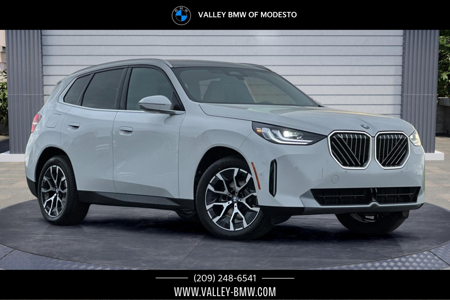 2026 BMW X3 30's photo