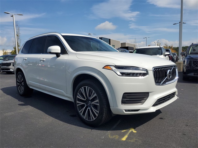 2020 Volvo XC90 T6 Momentum photo 3