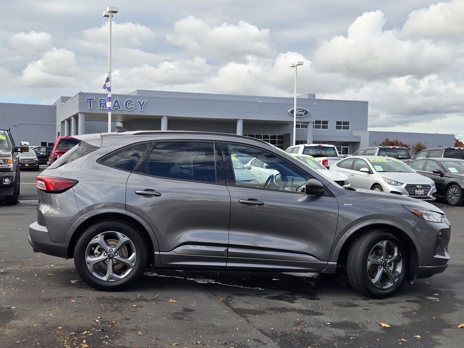 2023 Ford Escape ST-Line photo 3