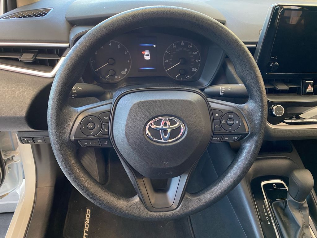 2023 Toyota Corolla LE photo 9
