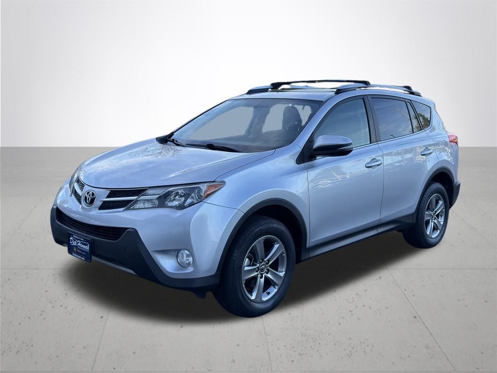 2015 Toyota RAV4 XLE photo 2