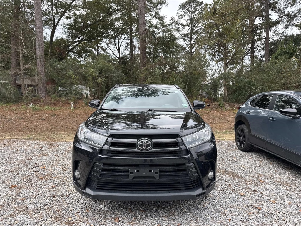 2017 Toyota Highlander SE photo 2