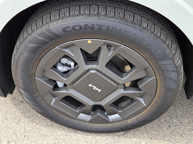 2026 Kia Carnival EX photo 4