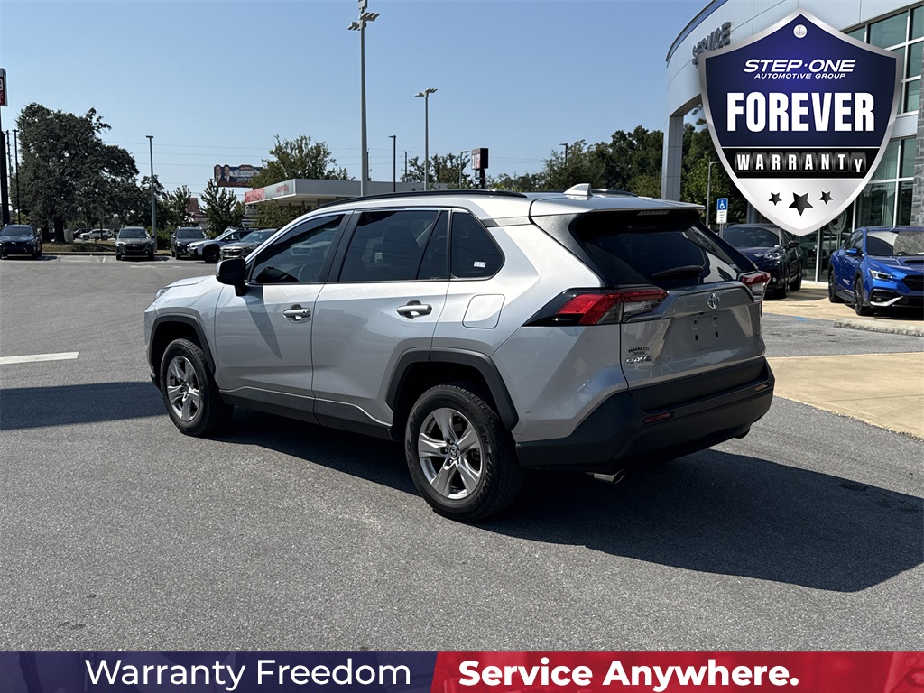 2023 Toyota RAV4 XLE photo 4