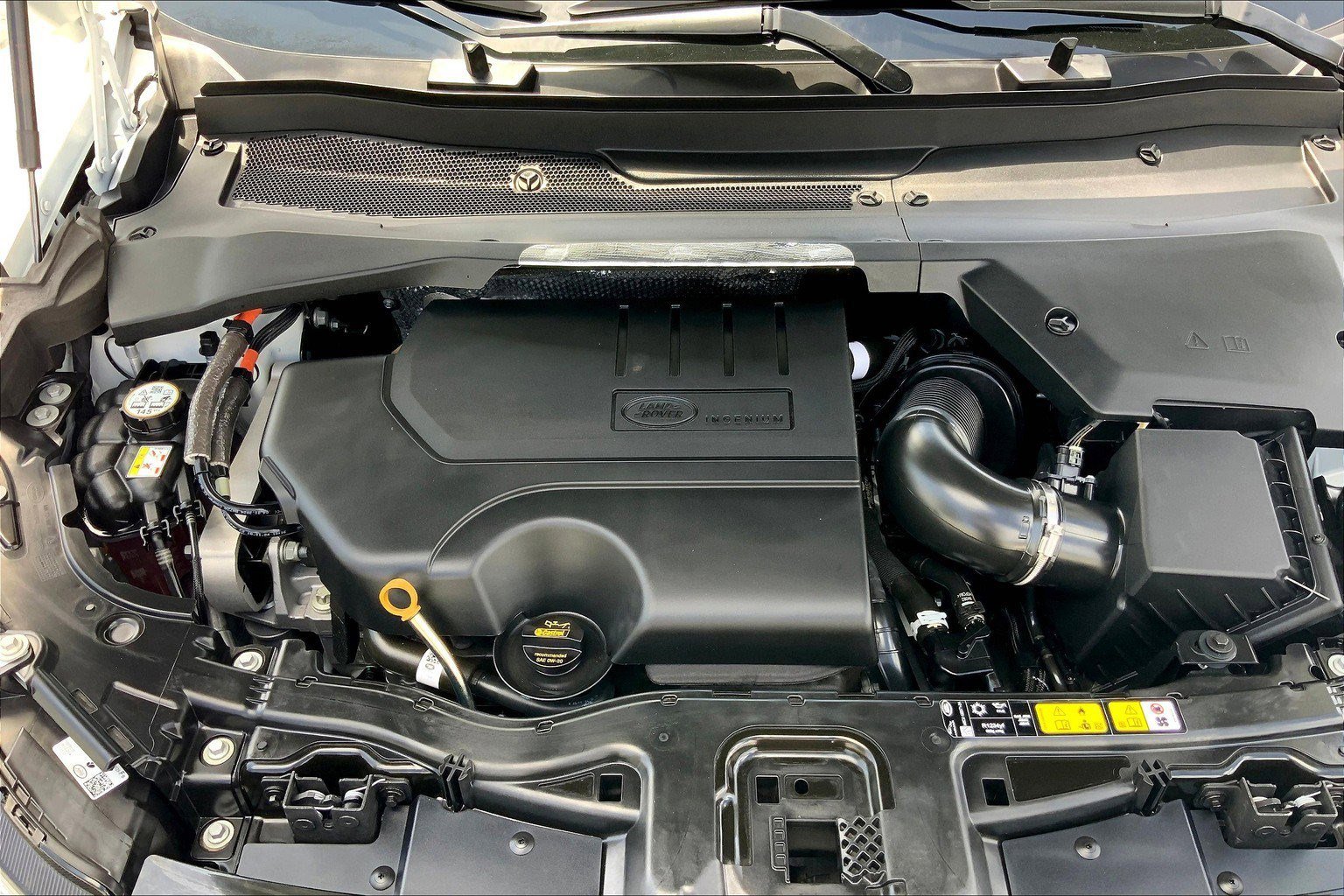 2024 Land Rover Discovery Sport S photo 9