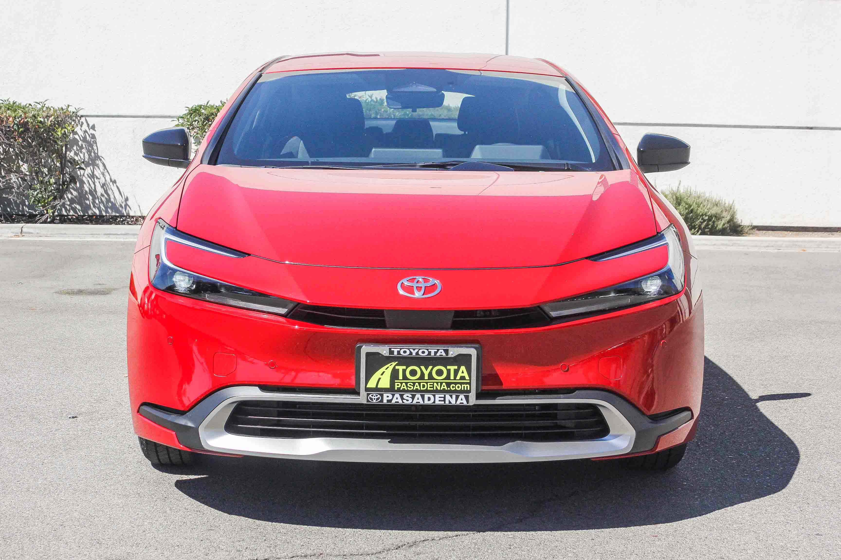 2026 Toyota Prius Plug-in Hybrid SE photo 2