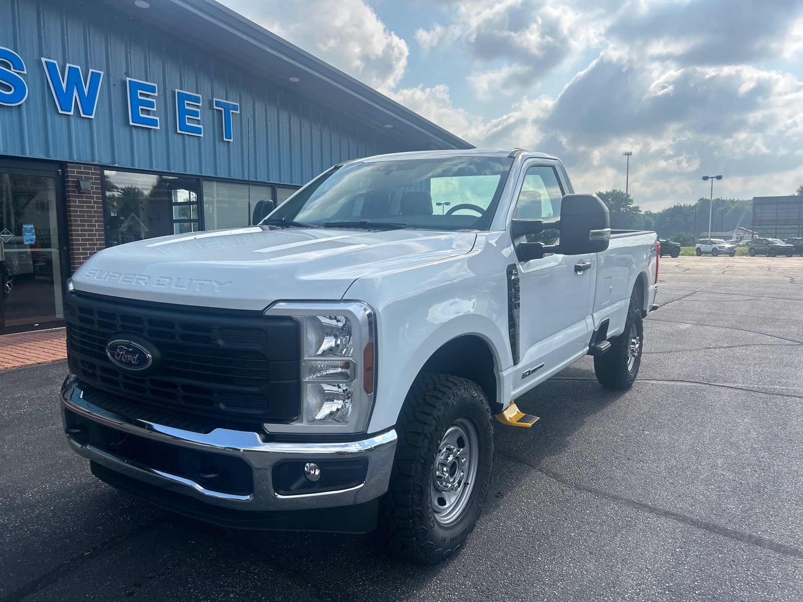 2025 Ford F-350 Super Duty XL's photo