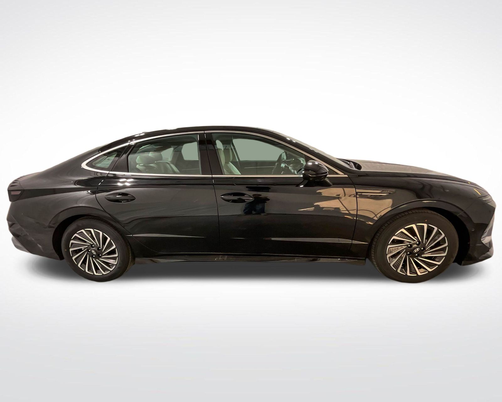 2025 Hyundai Sonata Hybrid Limited photo 4