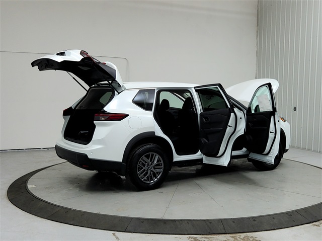 2025 Nissan Rogue S photo 15