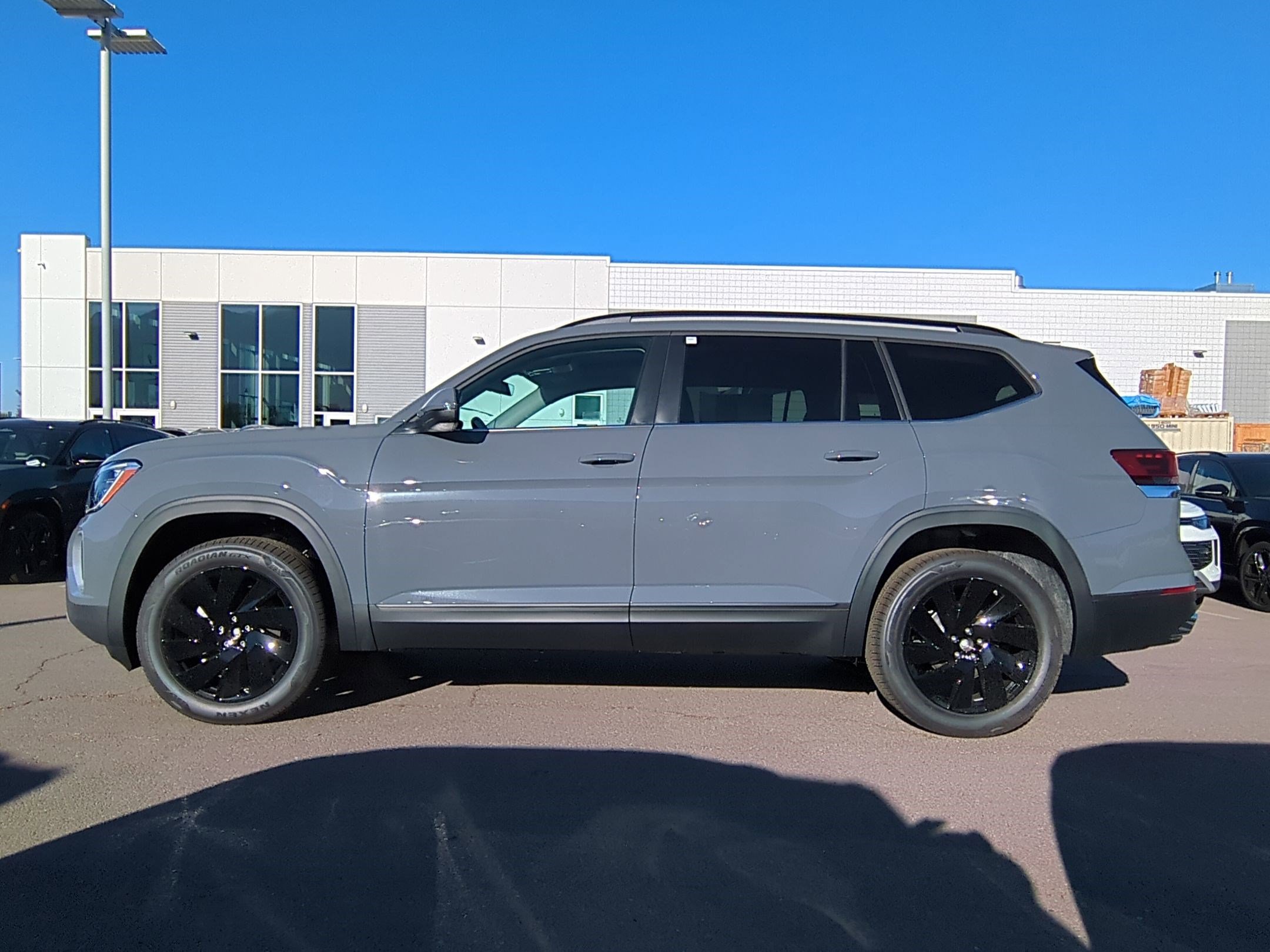 2026 Volkswagen Atlas SE Technology photo 3