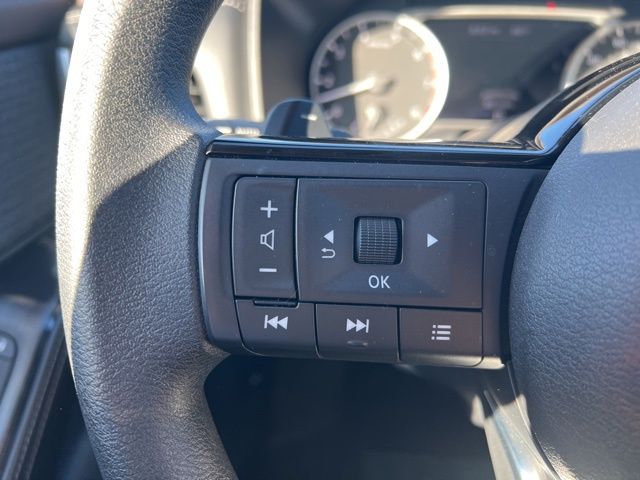 2023 Nissan Rogue SV photo 16