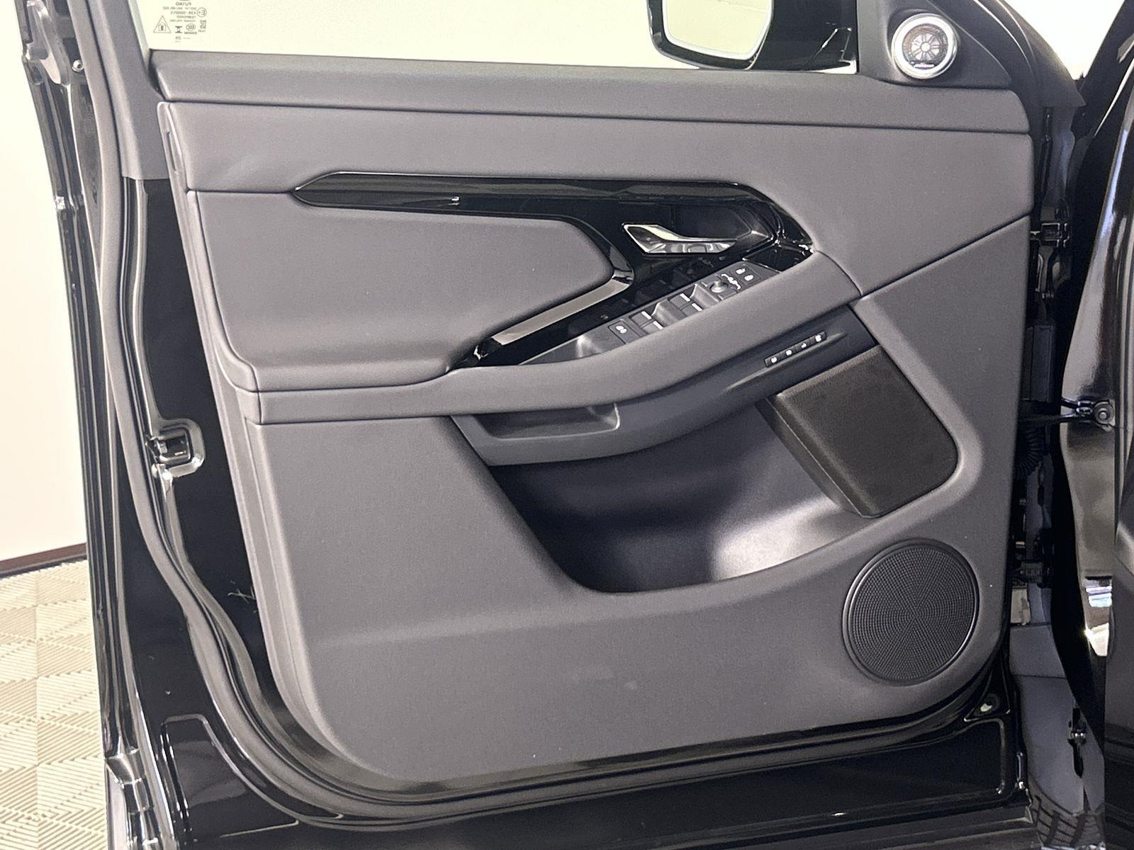 2026 Land Rover Range Rover Evoque S photo 20