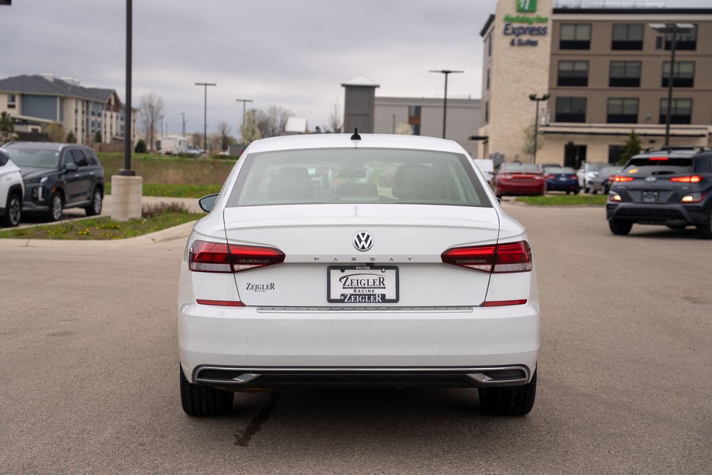 2021 Volkswagen Passat 2.0T SE photo 5