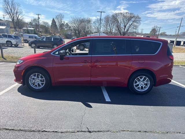 2025 Chrysler Pacifica photo 4