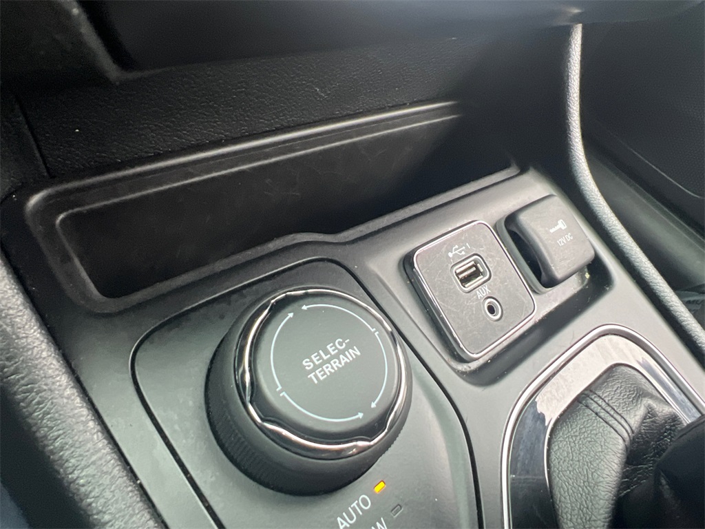 2023 Jeep Cherokee Altitude photo 22