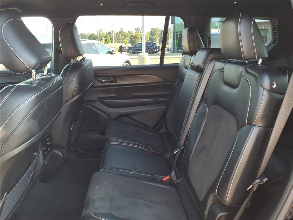 2024 Jeep Grand Cherokee Altitude photo 6