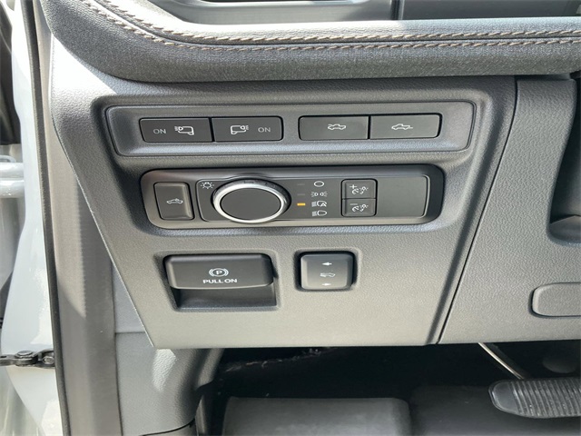 2024 Ford F-150 Lightning Lariat photo 13