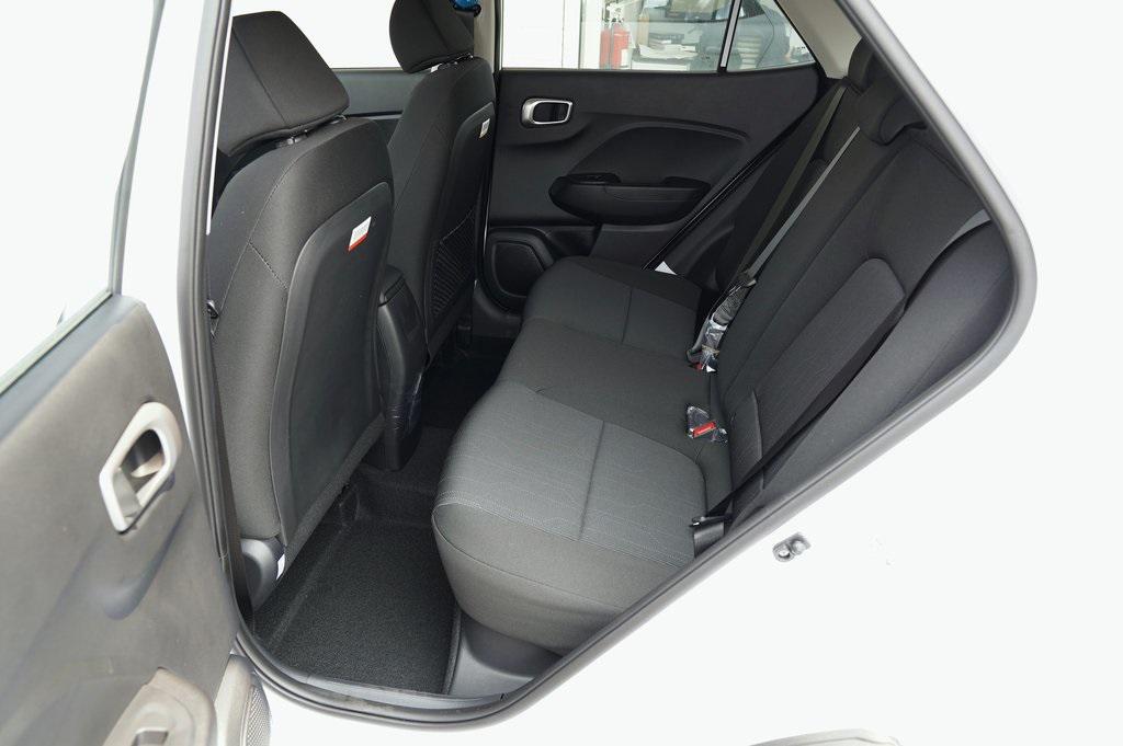 2025 Hyundai Venue SE photo 18
