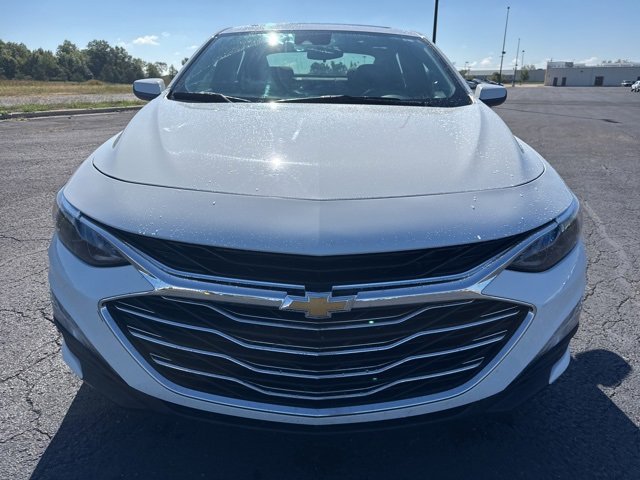 2024 Chevrolet Malibu 1LT photo 2