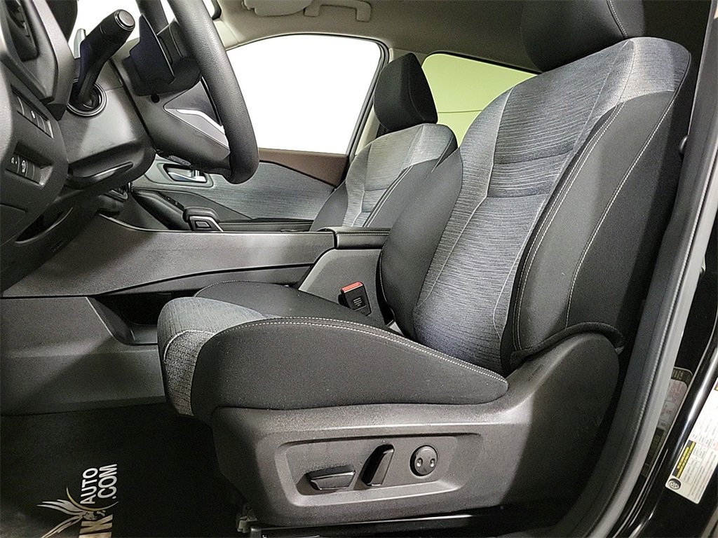 2023 NISSAN ROGUE - Image 10