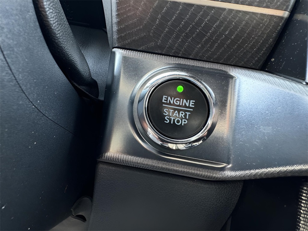 2022 Ford F-150 Platinum photo 18