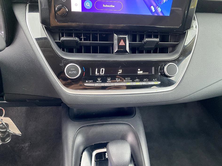 2023 Toyota Corolla LE photo 13
