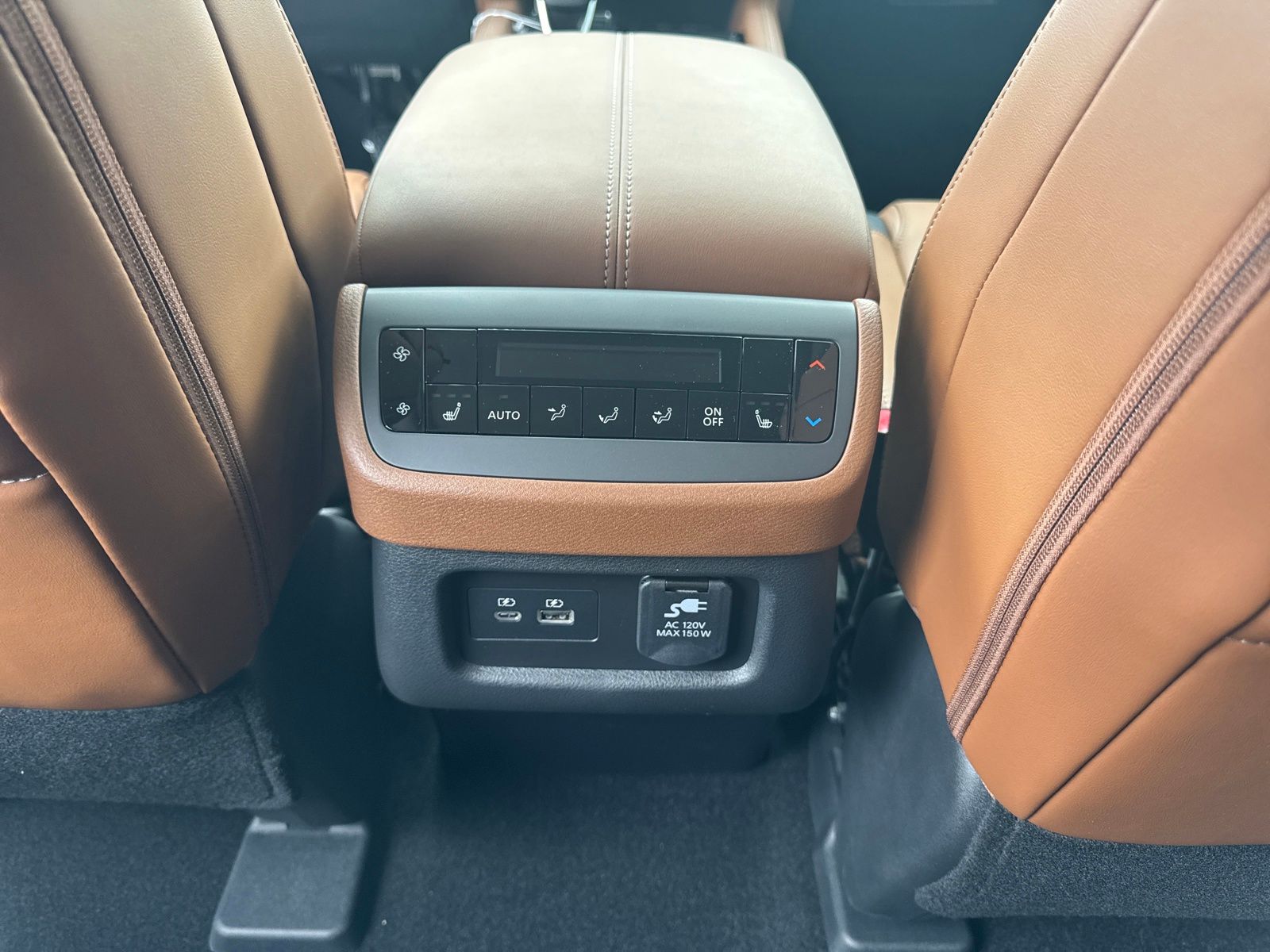 2025 Nissan Pathfinder Platinum photo 30