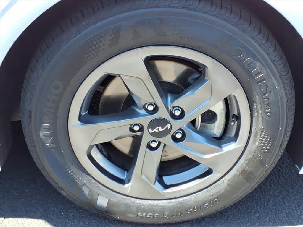 2022 Kia K5 LXS photo 10