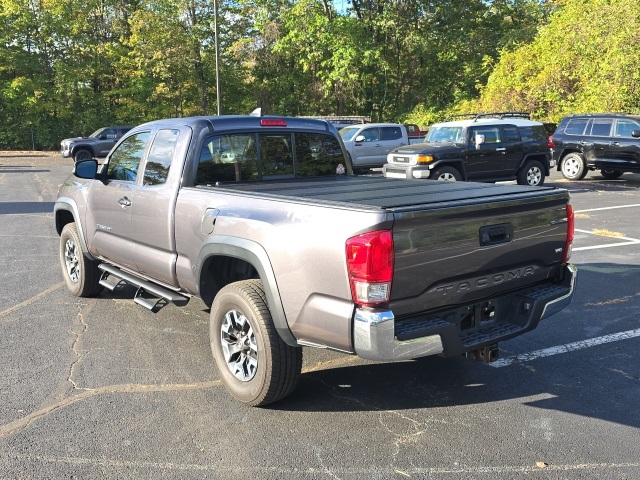 2017 Toyota Tacoma TRD Off-Road 4x4 Access Cab photo 6