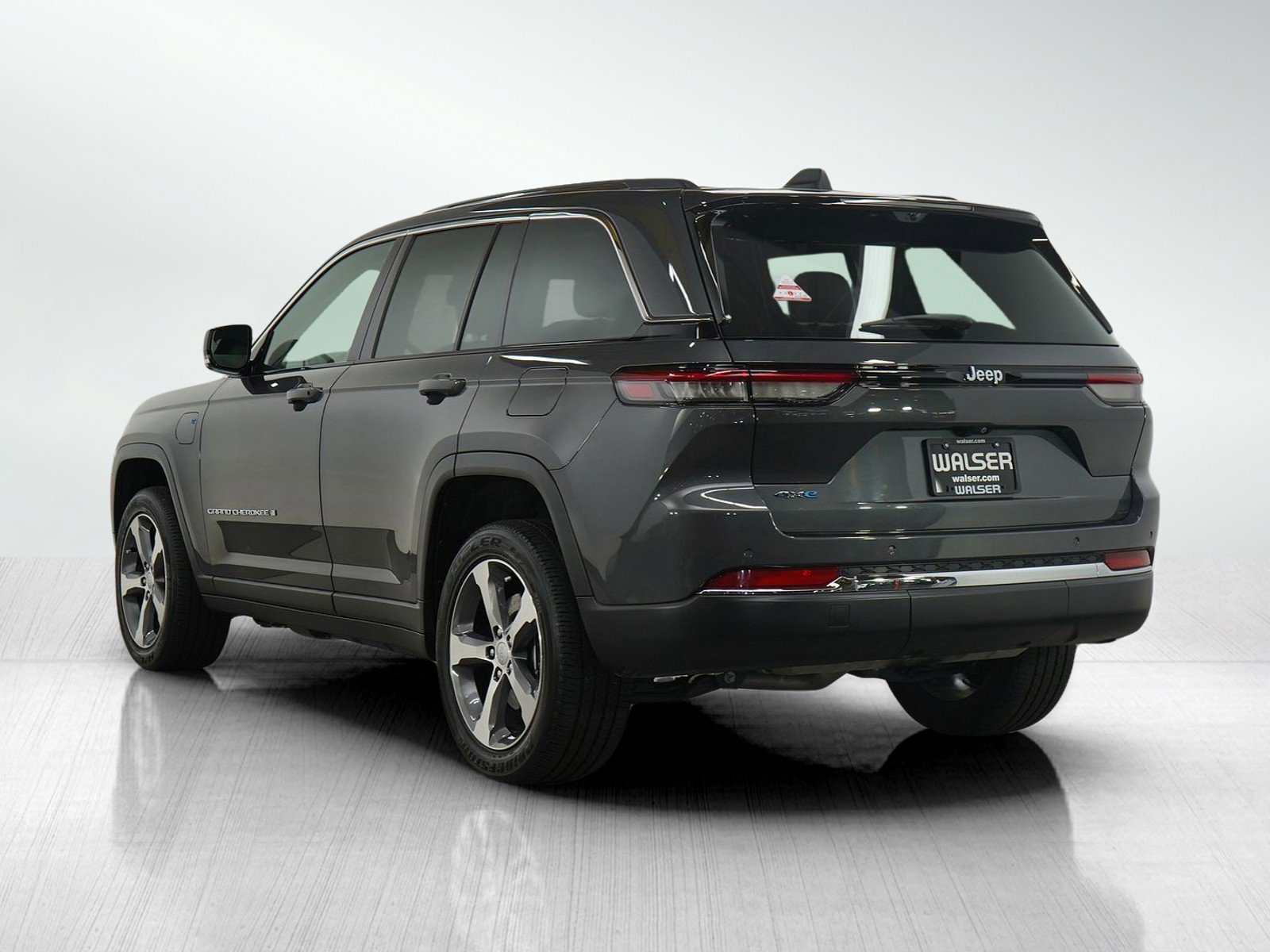 2022 Jeep Cherokee Limited 4xe photo 3